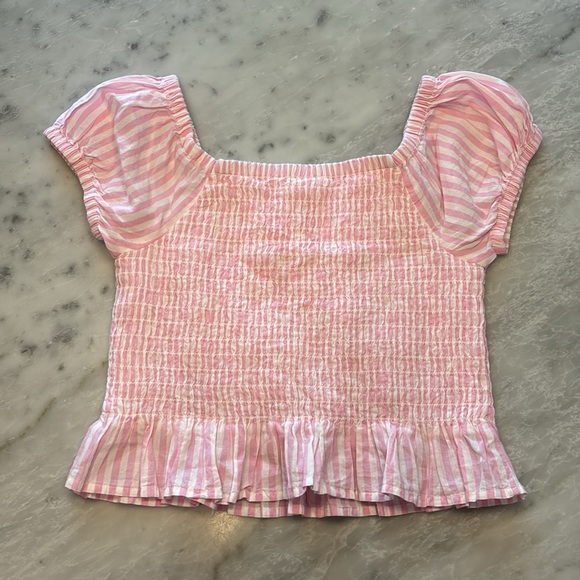 Ruffles Gap shirt - Picture 2 of 3